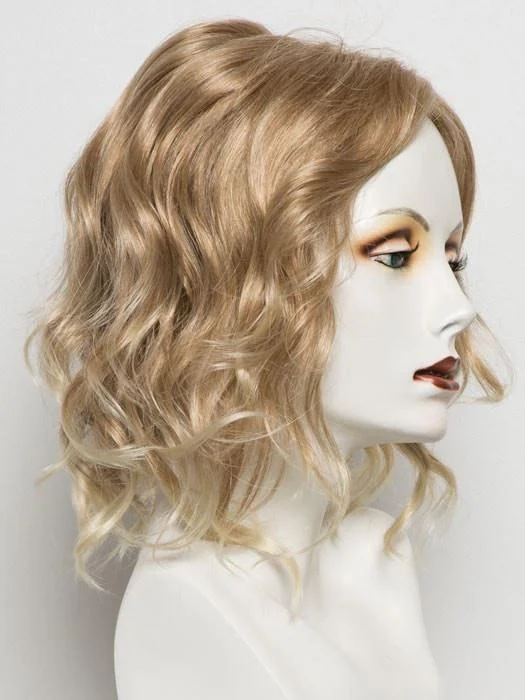 27T613F | Medium Red-Gold Blonde and Pale Nat Gold Blonde Blend with Pale Tips and Medium Red-Gold Blonde Nape