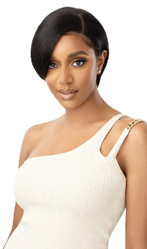 Outre Perfect Hairline 13x4 Lace Luxy wig