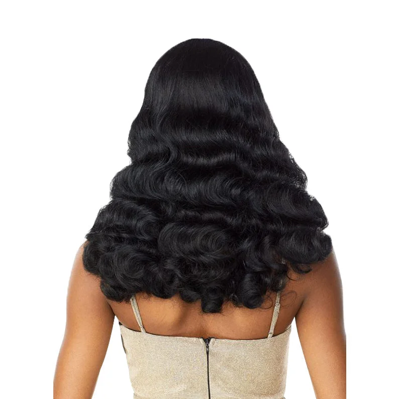 SENSATIONNEL HD Ear-to-ear Lace Wig BUTTA UNIT 9